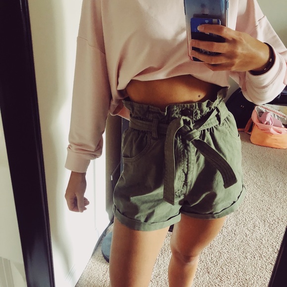 Abercrombie & Fitch Pants - A&F paper bag shorts